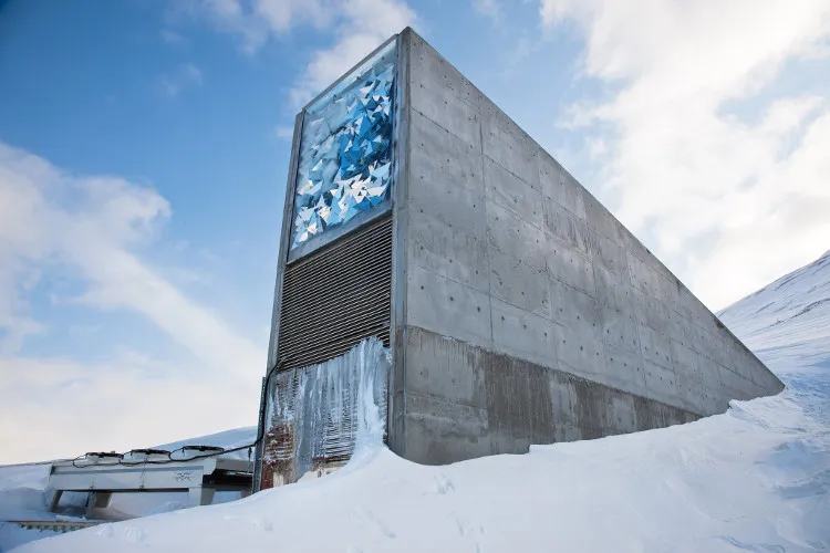 Hầm hạt giống chống tận thế ở Svalbard, Na Uy.
