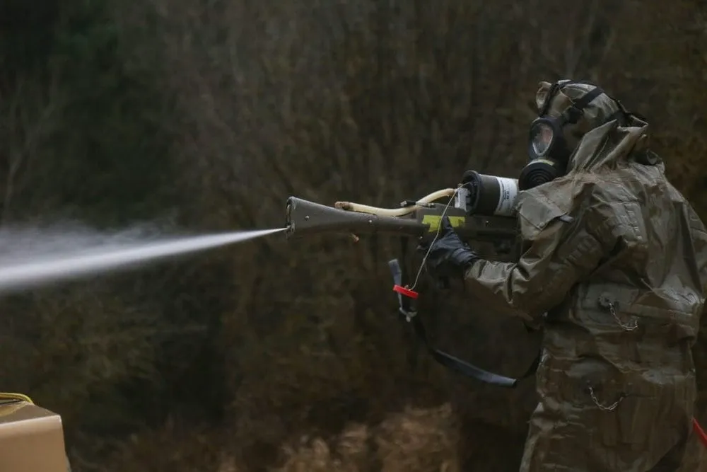 Để đối phó với một cuộc tấn công bằng WMD, Mỹ phải triển khai lực lượng chuyên nghiệp để tẩy độc khu vực tiền tuyến
