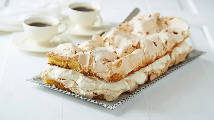 Món Kvæfjordkake trứ danh của người Na Uy.