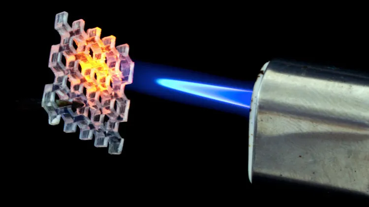 Khả năng chịu nhiệt cao, đến 800 độ C.