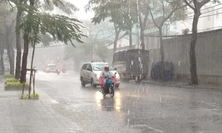 Chiều nay, thủ đô Hà Nội và các tỉnh Bắc Bộng sẽ có mưa rào do tác động của không khí lạnh.