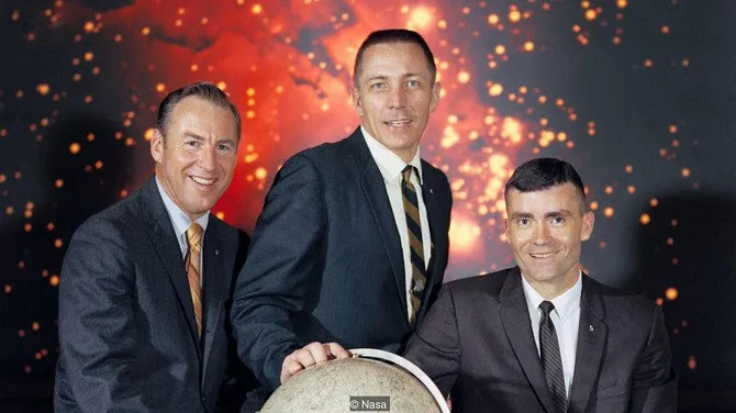 Jim Lovell (bên trái) cho biết công chúng đã không còn hứng thú với các chương trình không gian của Mỹ