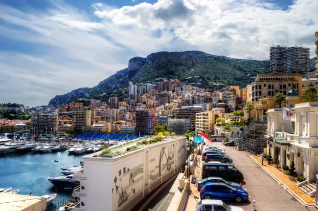 Với diện tích chỉ hơn 2km², Công quốc Monaco thậm chí còn nhỏ hơn cả Công viên Trung tâm (Central Park) ở New York, Mỹ!
